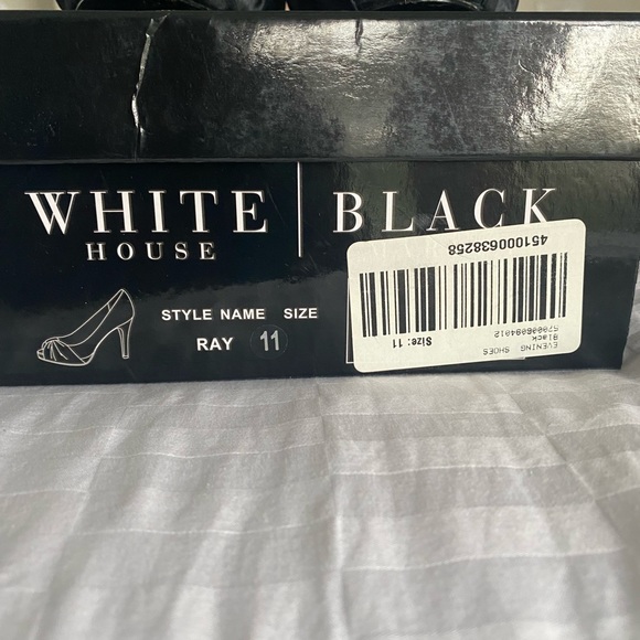White House Black Market women’s size 11 Black Pump - Picture 3 of 5